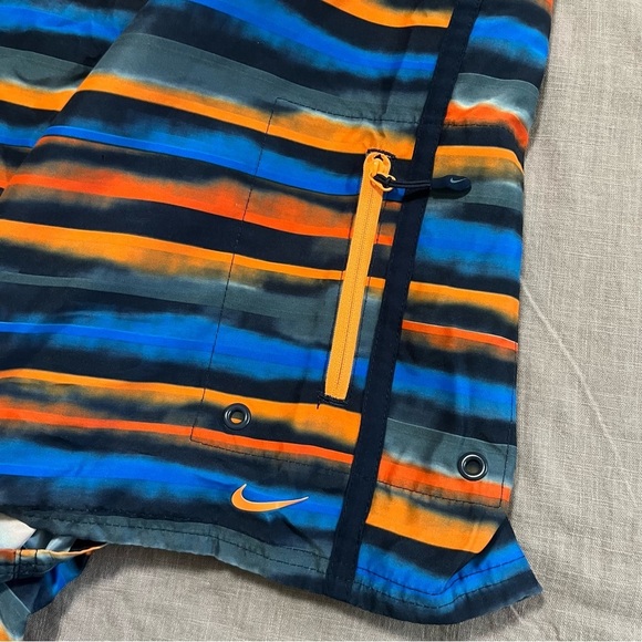 Nike Men's Swim Board Shorts Multicolor Abstract Pattern Size XXL Drawstring - Picture 3 of 6